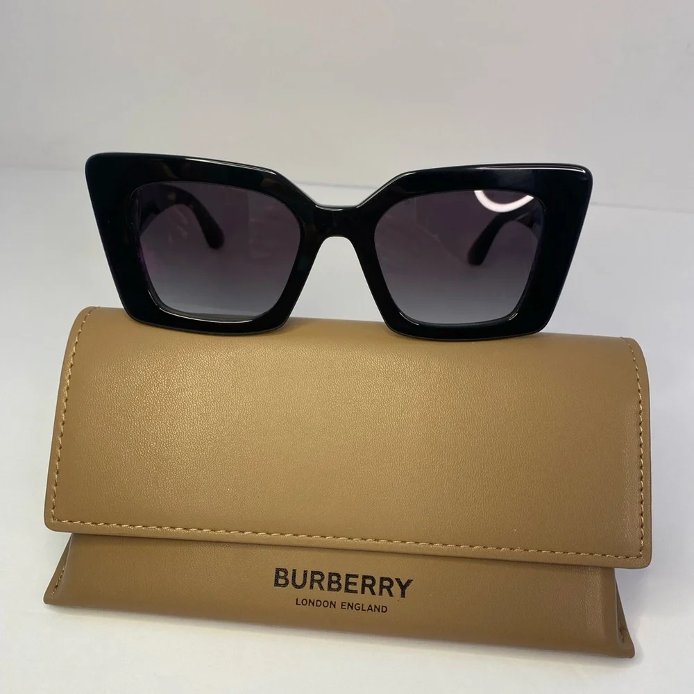 NEW Burberry BE4344 Daisy 300187 Black Dark Gray Square Women Sunglasses